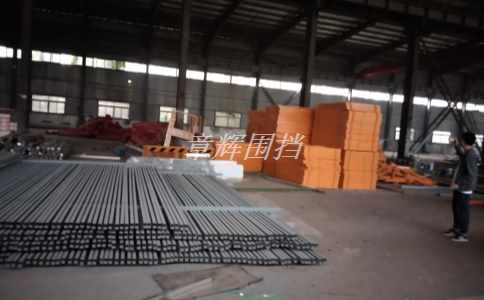 簡易圍擋如何應對不同的氣候條件？