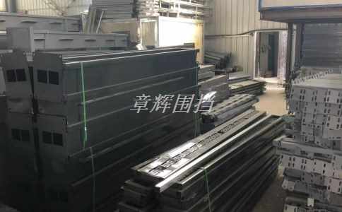 簡(jiǎn)易圍擋在特殊場(chǎng)所使用時(shí)，如何解決圍擋之間的間隙問(wèn)題？（特殊場(chǎng)所中簡(jiǎn)易圍擋間隙問(wèn)題的解決方法）