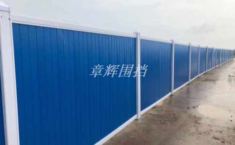 簡易圍擋在馬場或養(yǎng)殖場中的使用如何提升動物的生存環(huán)境？（養(yǎng)殖場中簡易圍擋的環(huán)境改善作用）